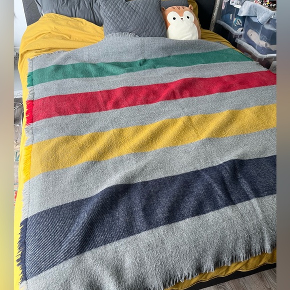 Hudson’s Bay Other - Hudson’s Bay Throw Blanket